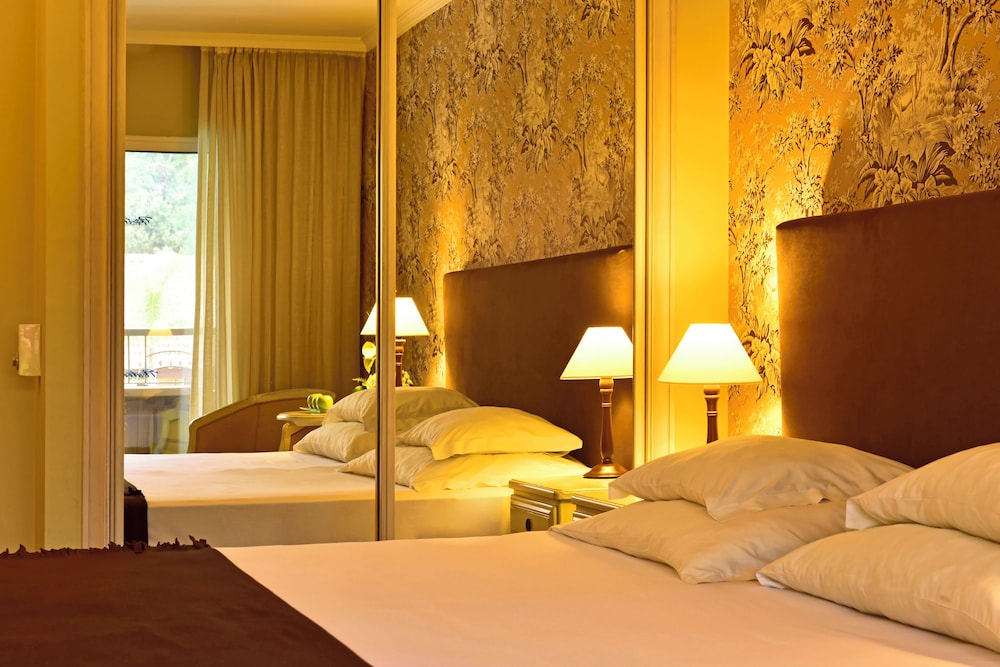 Pestana Village Garden Hotel — Hotel rooms in Funchal, Madeira