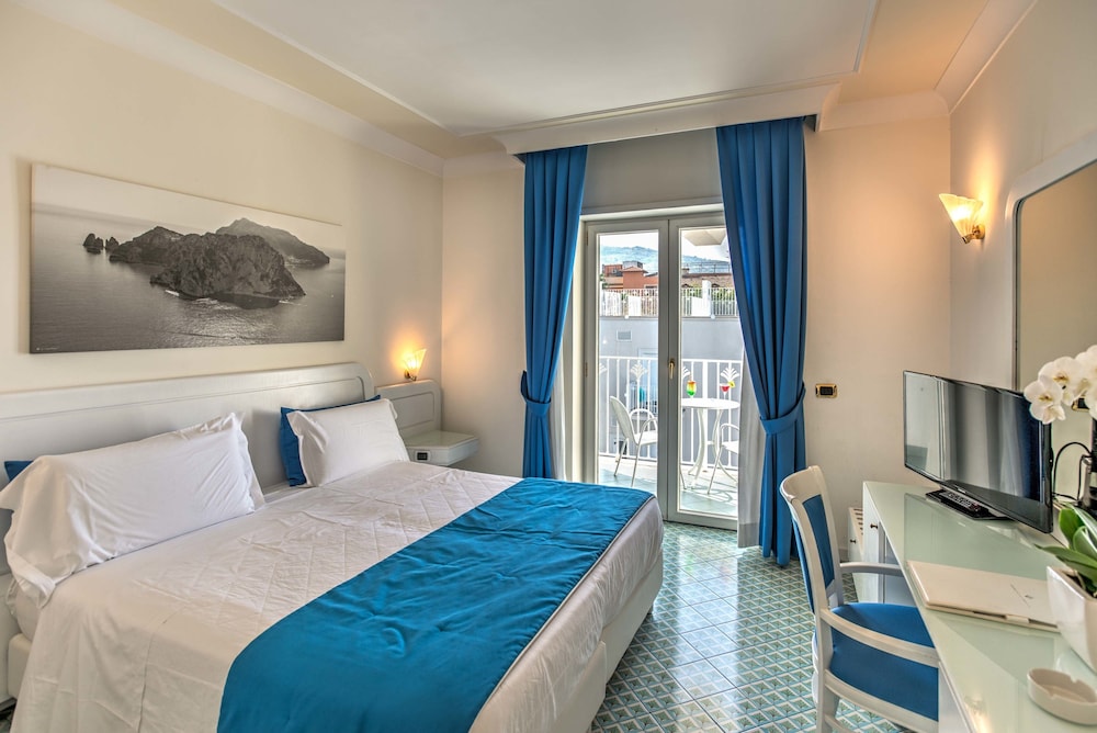 Grand Hotel Riviera — Hotel rooms in Sorrento, Campania