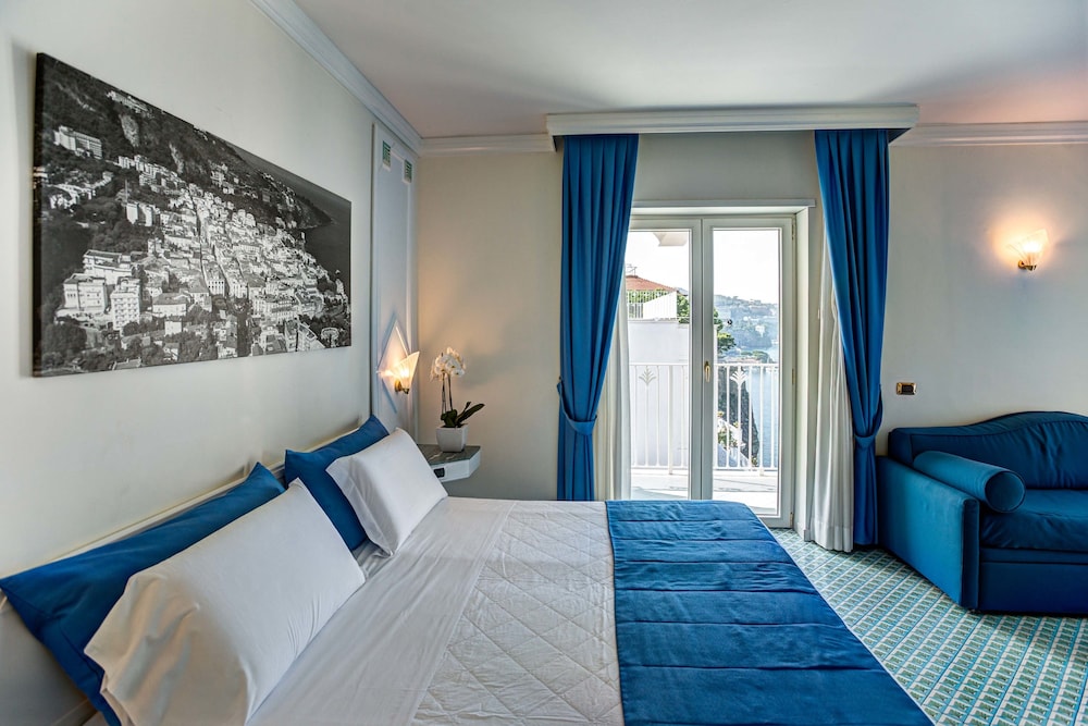 Grand Hotel Riviera — Hotel rooms in Sorrento, Campania