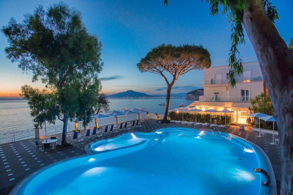 Grand Hotel Riviera — Swimming pool in Sorrento, Campania