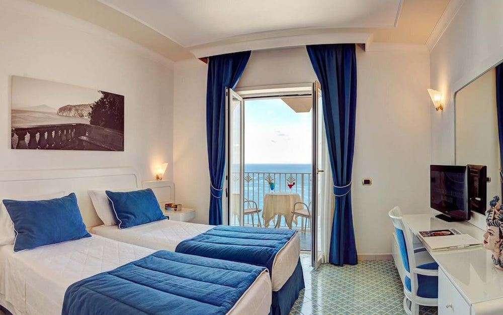 Grand Hotel Riviera — Hotel rooms in Sorrento, Campania