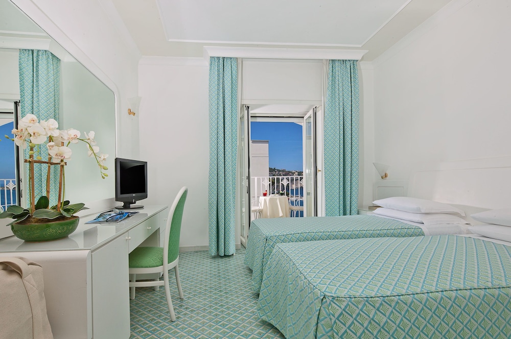 Grand Hotel Riviera — Hotel rooms in Sorrento, Campania