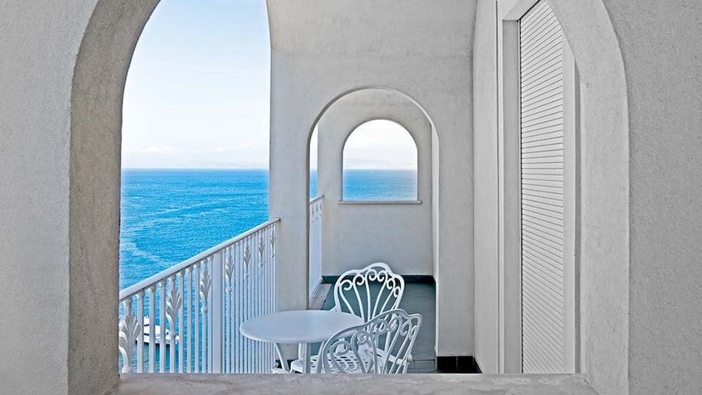 Grand Hotel Riviera — Hotel rooms in Sorrento, Campania