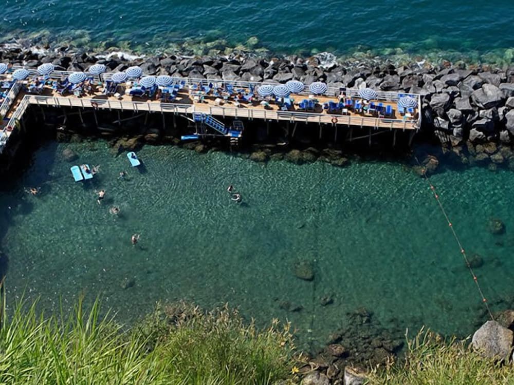 Grand Hotel Riviera — Beach in Sorrento, Campania