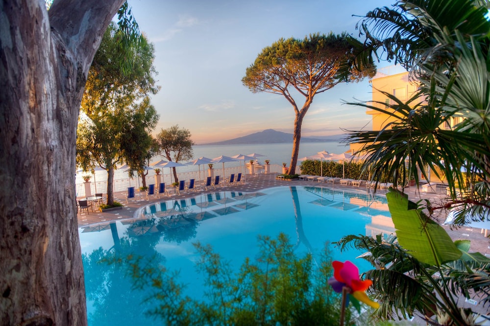 Grand Hotel Riviera — Swimming pool in Sorrento, Campania