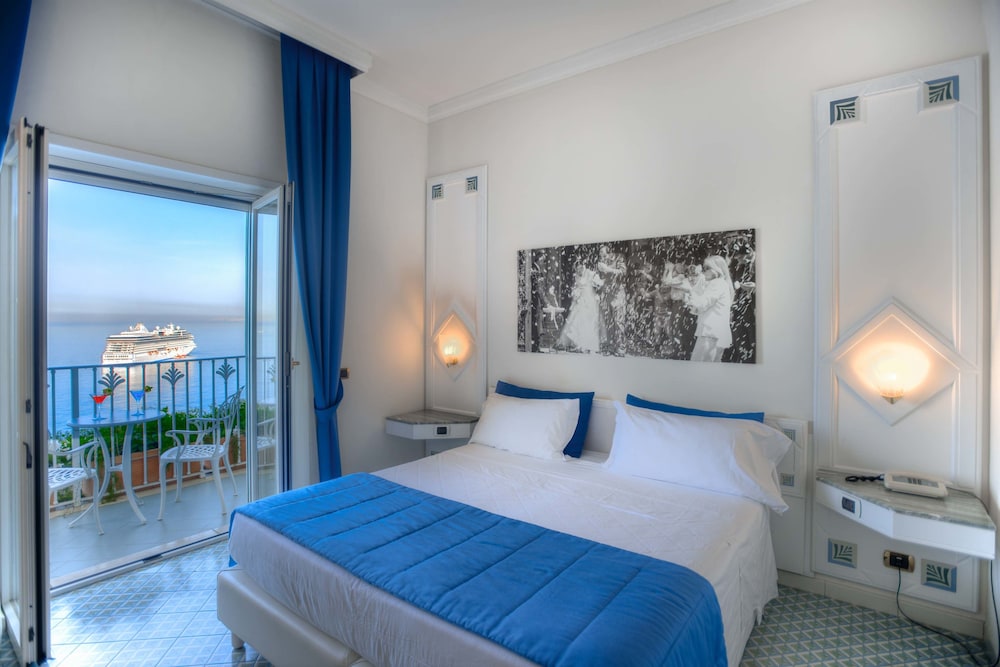 Grand Hotel Riviera — Hotel rooms in Sorrento, Campania
