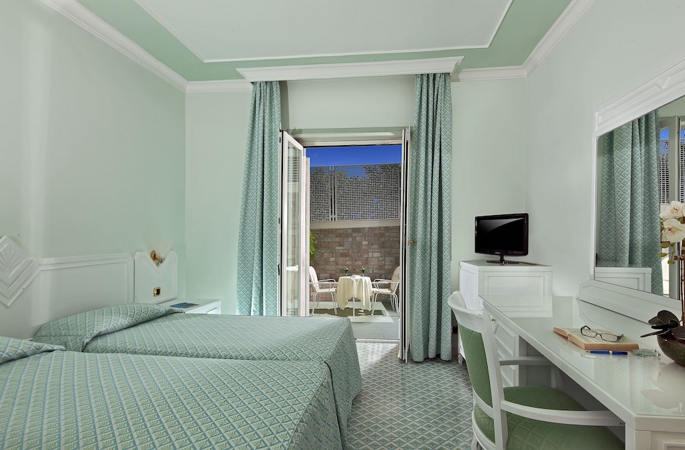 Grand Hotel Riviera — Hotel rooms in Sorrento, Campania