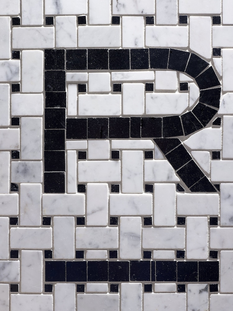 Refinery Hotel — Hotel building in New York City, New York State