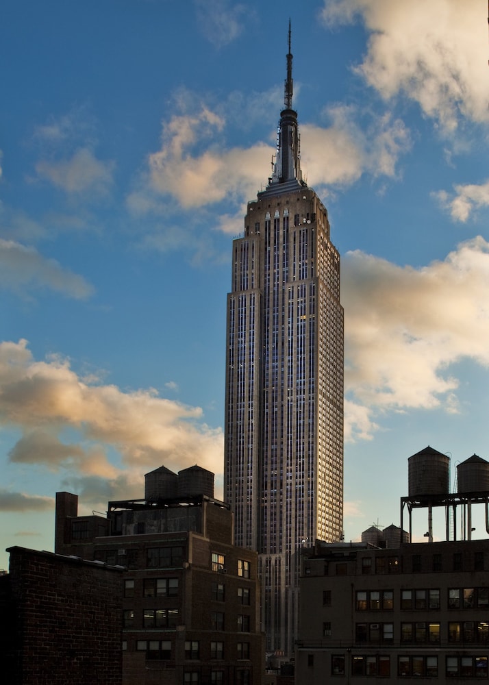 Refinery Hotel — Attractions in the area in New York City, New York State