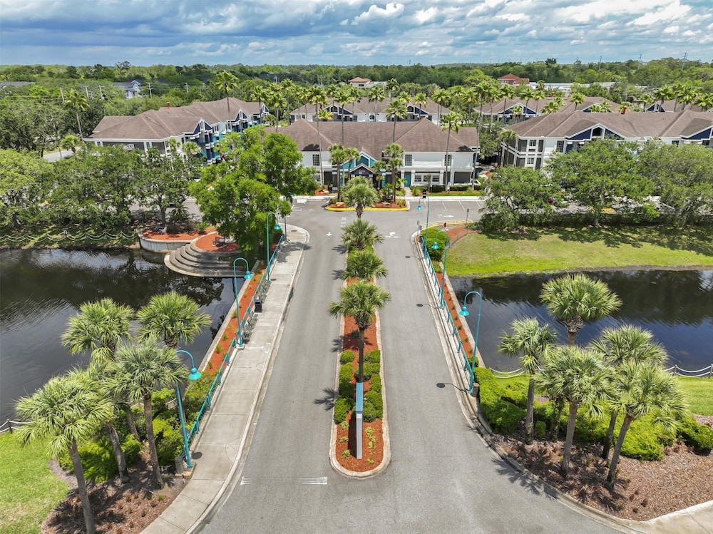 Sonesta ES Suites Orlando - Lake Buena Vista — Hotel building in Orlando, Florida
