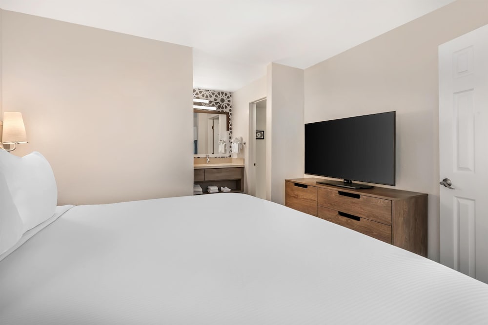 Sonesta ES Suites Orlando - Lake Buena Vista — Hotel rooms in Orlando, Florida