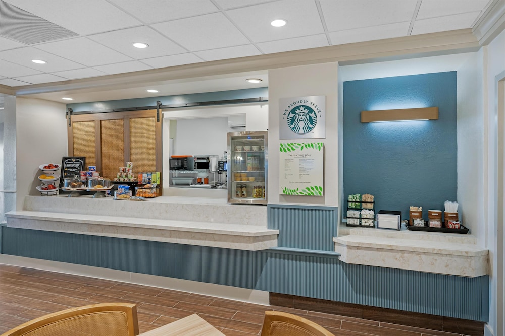 Sonesta ES Suites Orlando - Lake Buena Vista — Restaurant & bars in Orlando, Florida