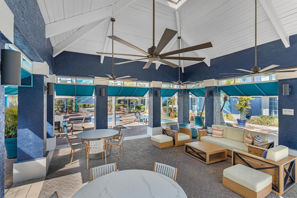 Sonesta ES Suites Orlando - Lake Buena Vista — Swimming pool in Orlando, Florida