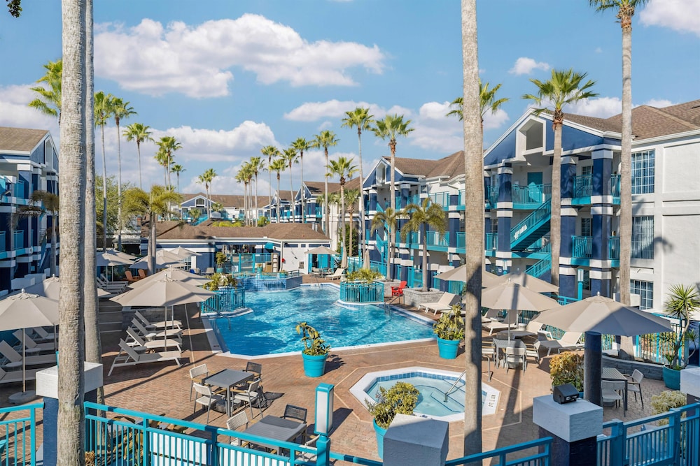 Sonesta ES Suites Orlando - Lake Buena Vista — Swimming pool in Orlando, Florida