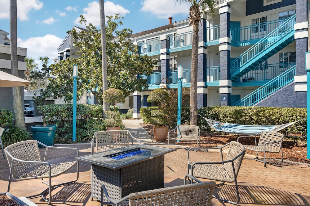 Sonesta ES Suites Orlando - Lake Buena Vista — Hotel building in Orlando, Florida