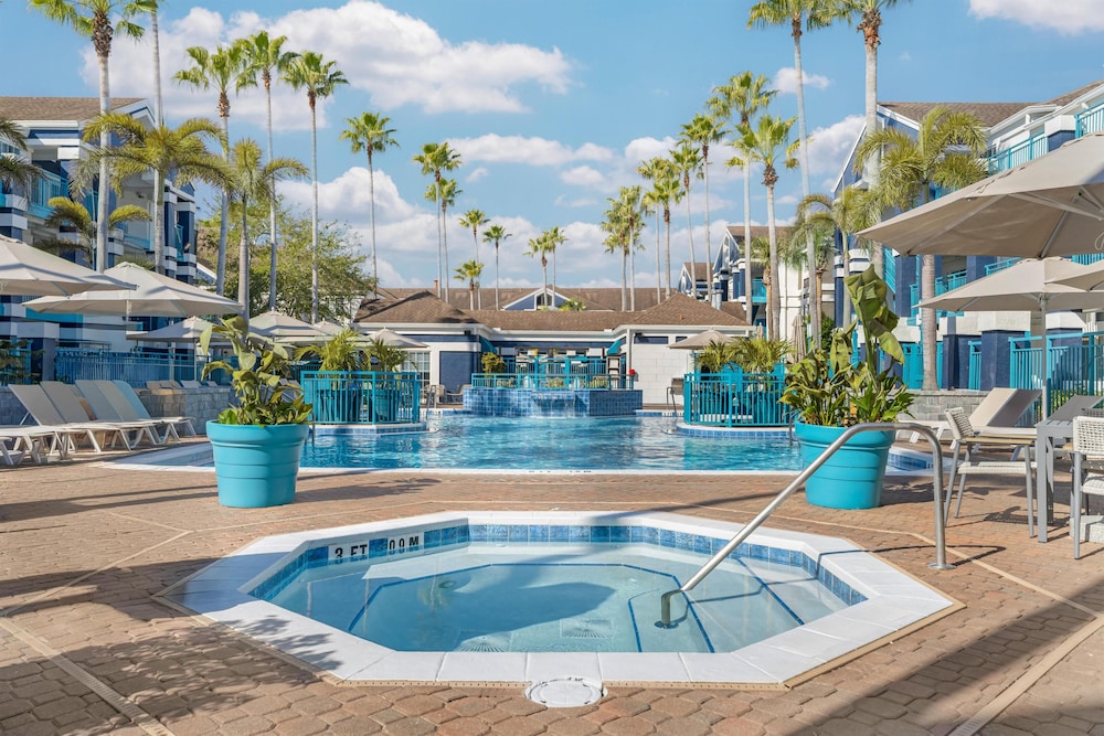 Sonesta ES Suites Orlando - Lake Buena Vista — Swimming pool in Orlando, Florida