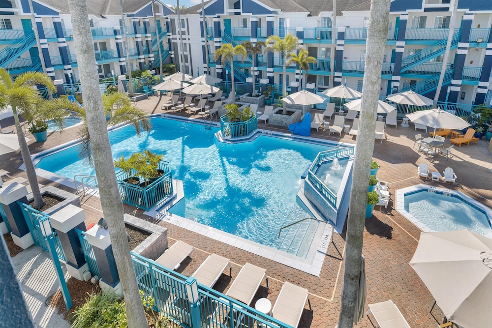Sonesta ES Suites Orlando - Lake Buena Vista — Swimming pool in Orlando, Florida