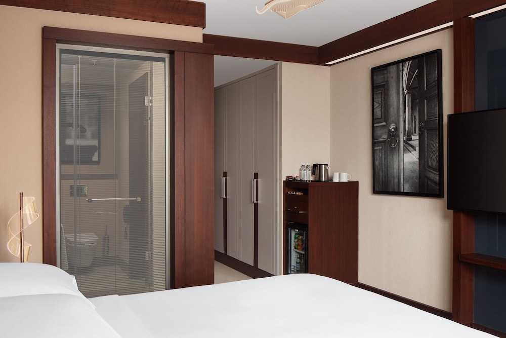 Sheraton Istanbul City Center — Hotel rooms in Istanbul, Istanbul