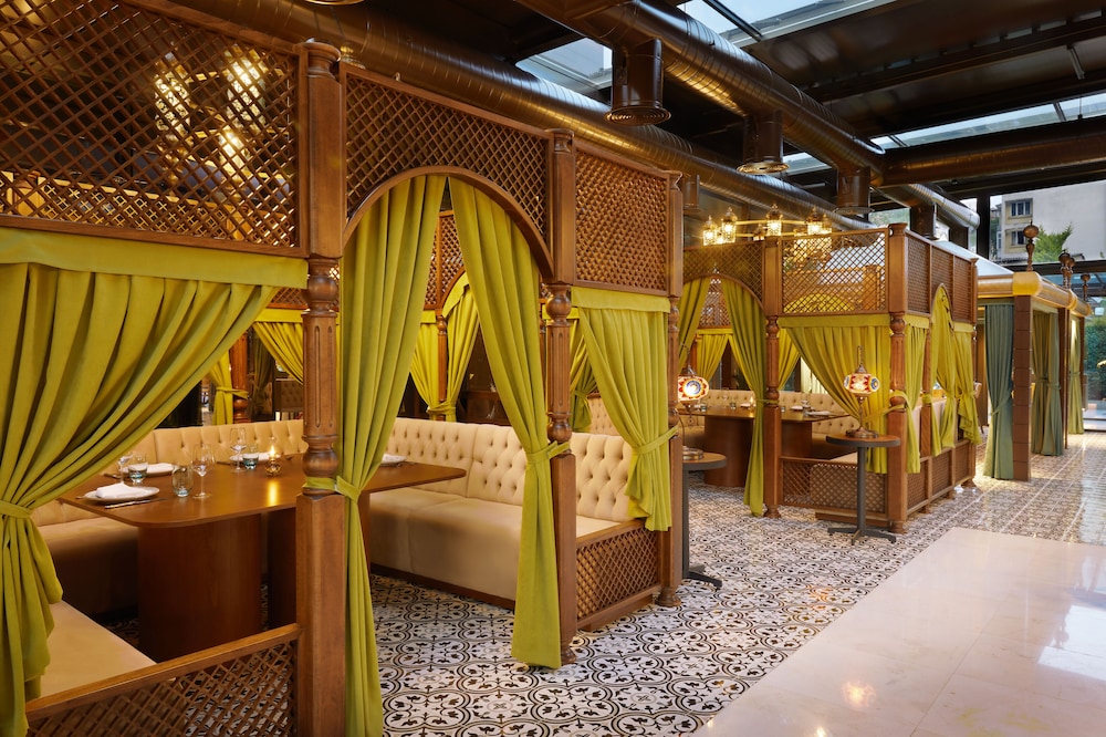 Sheraton Istanbul City Center — Restaurant & bars in Istanbul, Istanbul