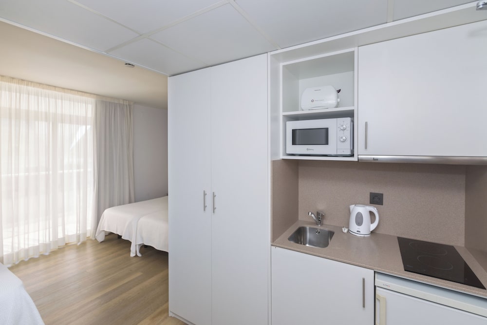 Ponient Aparthotel Marinada by PortAventura World — Hotel rooms in Salou, Catalonia