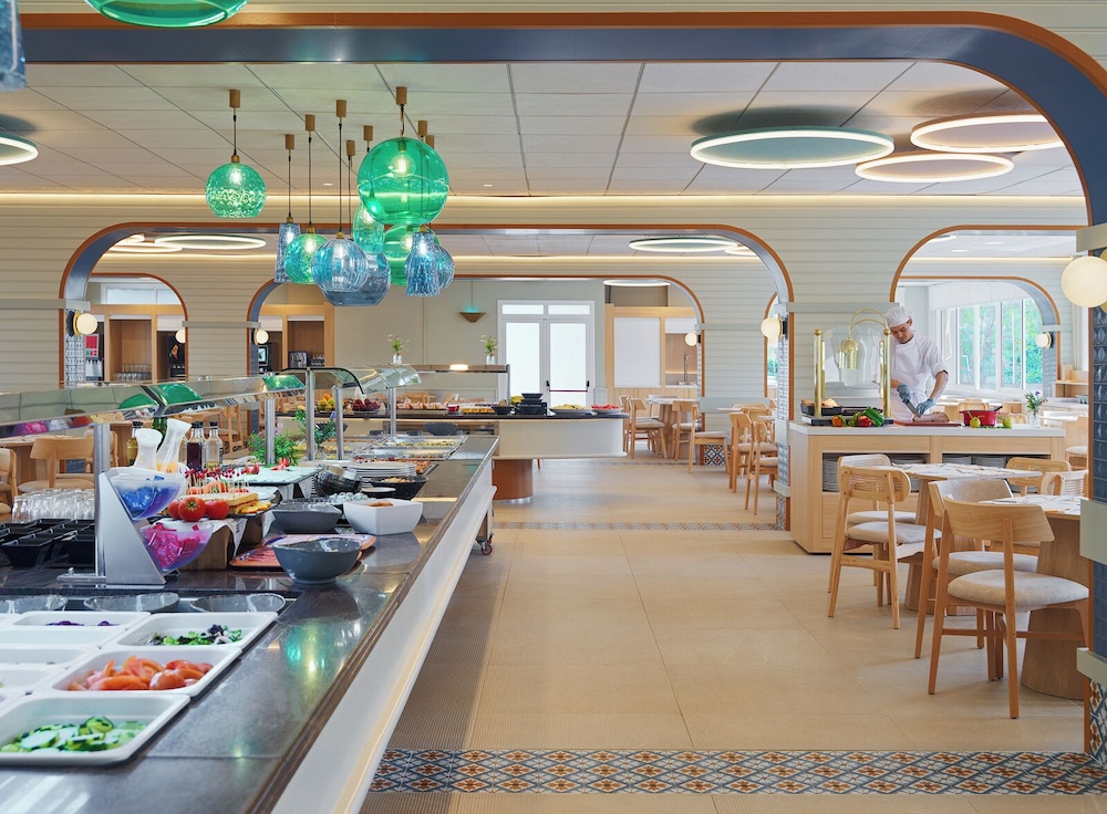 Ponient Aparthotel Marinada by PortAventura World — Restaurant & bars in Salou, Catalonia