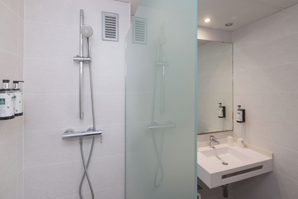 Ponient Aparthotel Marinada by PortAventura World — Hotel rooms in Salou, Catalonia