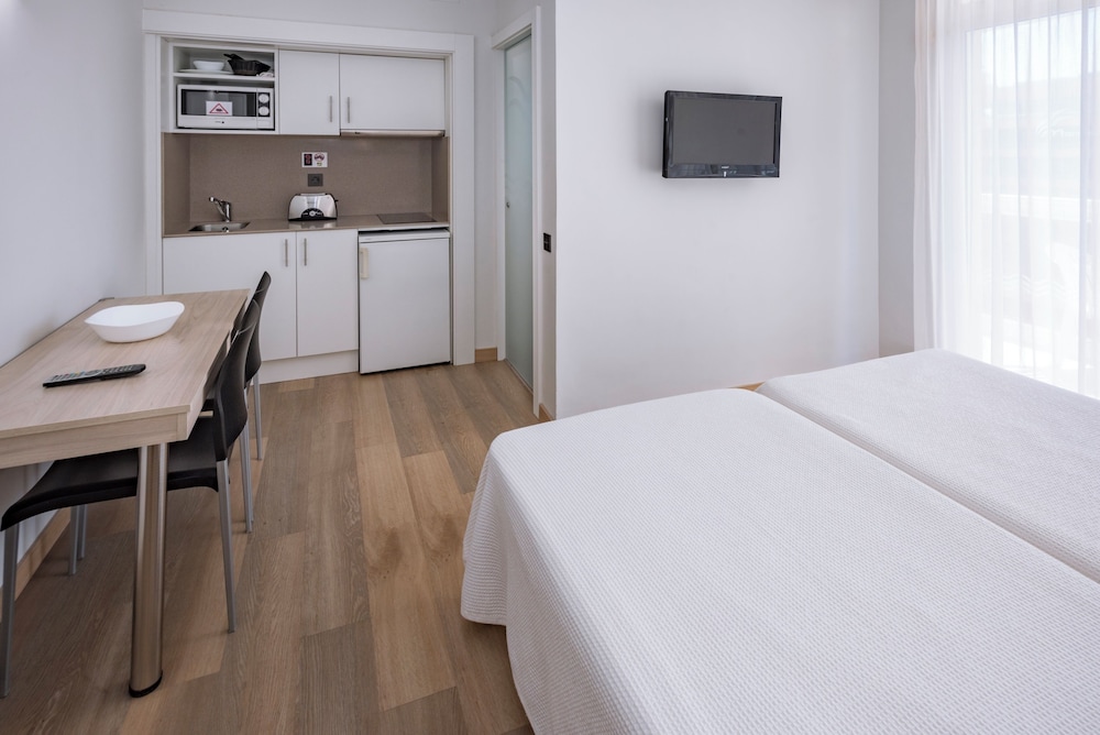 Ponient Aparthotel Marinada by PortAventura World — Hotel rooms in Salou, Catalonia