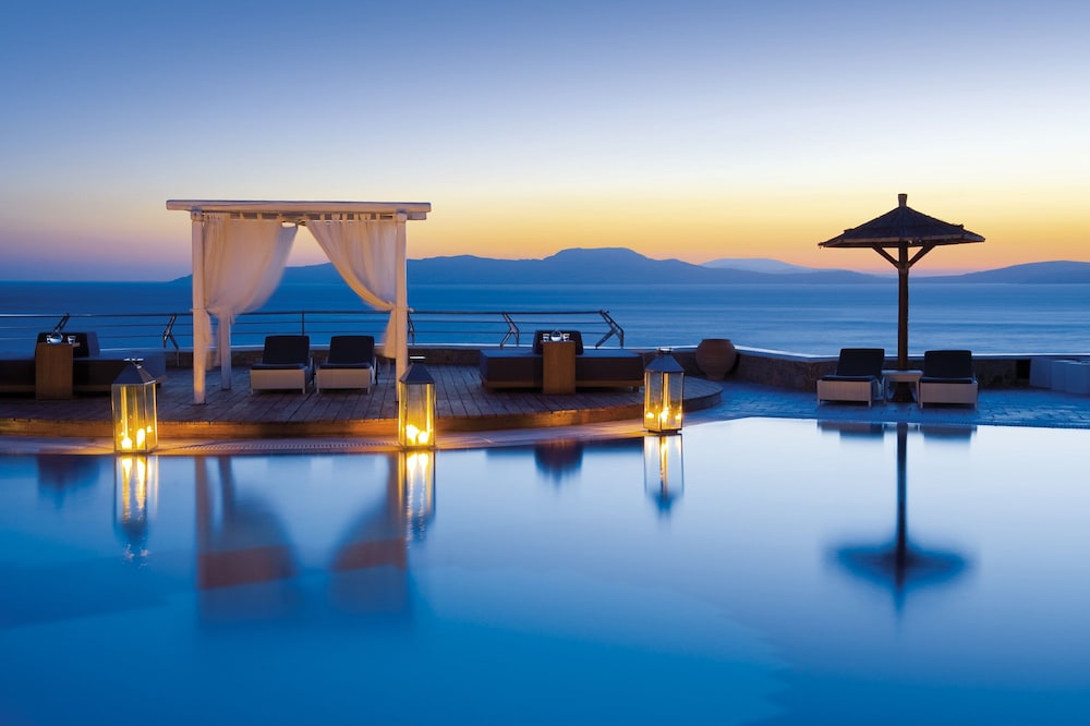 Mykonos Grand Hotel & Resort — Swimming pool in Ornos, South Aegean
