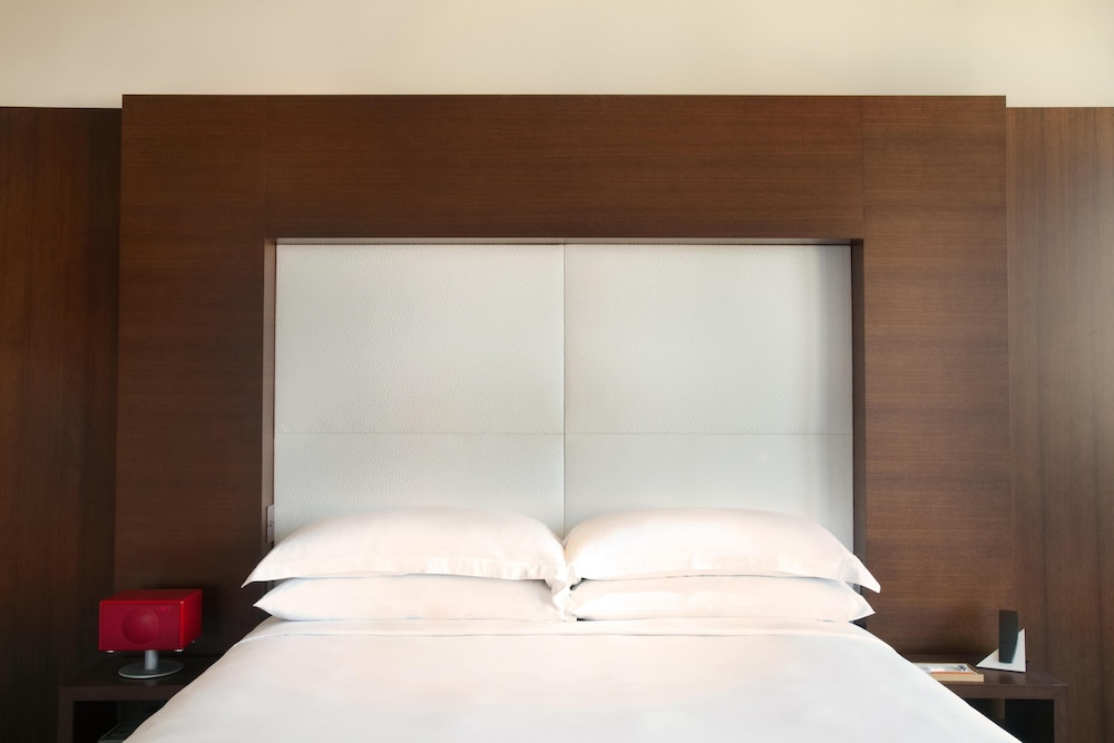 ANDAZ WEST HOLLYWOOD, BY HYATT — Hotel rooms in West Hollywood, California