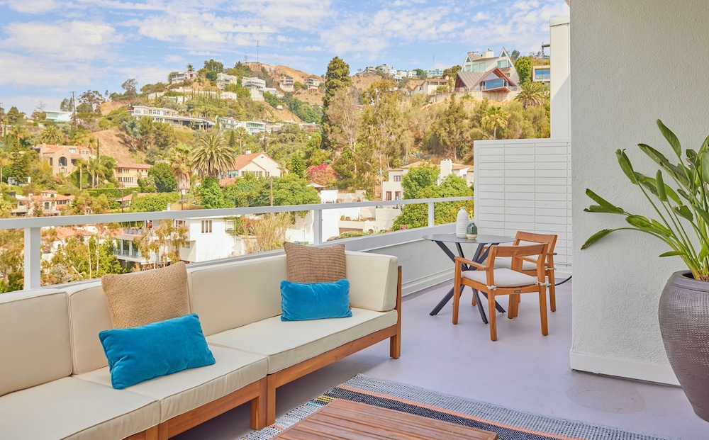 ANDAZ WEST HOLLYWOOD, BY HYATT — Hotel building in West Hollywood, California