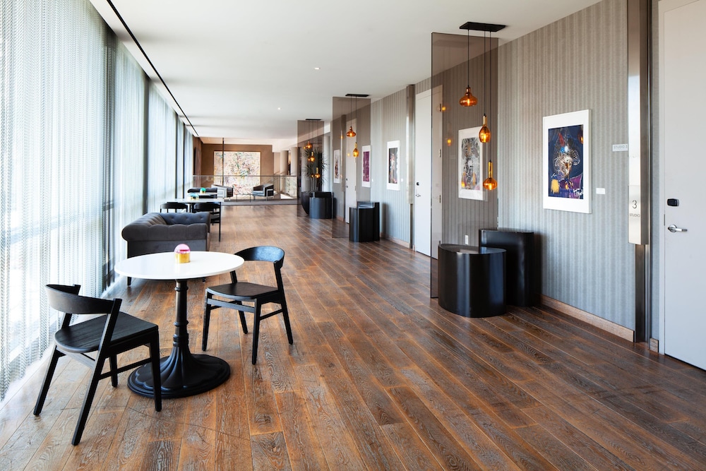 ANDAZ WEST HOLLYWOOD, BY HYATT — Restaurant & bars in West Hollywood, California