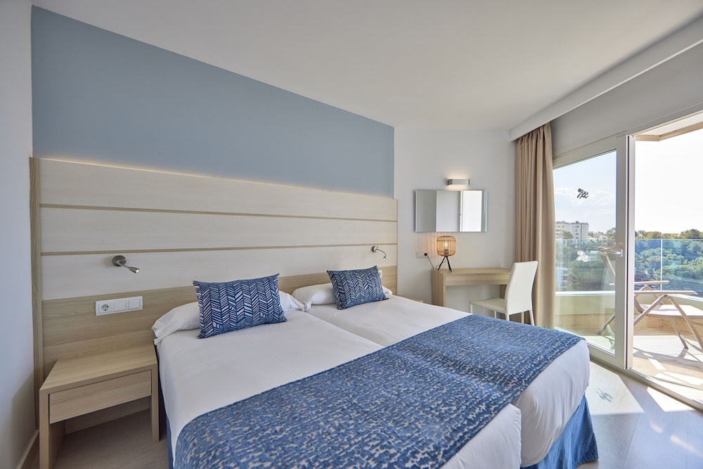 Tomir Portals Suites - Adults Only (+16) — Hotel rooms in Portals Nous, Balearic Islands