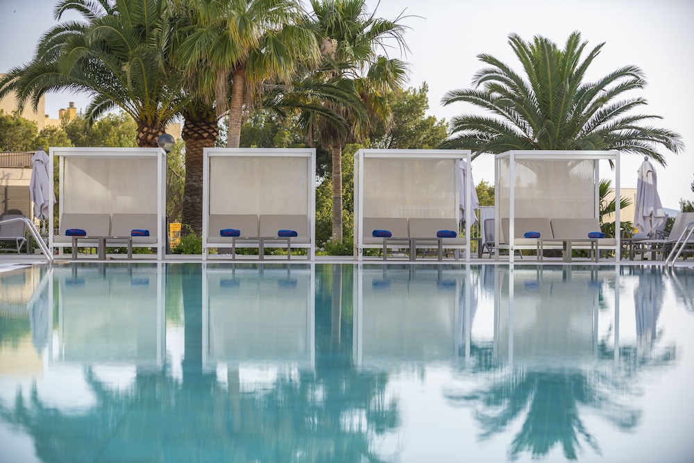 Tomir Portals Suites - Adults Only (+16) — Swimming pool in Portals Nous, Balearic Islands