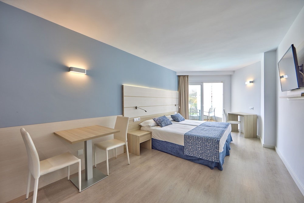 Tomir Portals Suites - Adults Only (+16) — Hotel rooms in Portals Nous, Balearic Islands