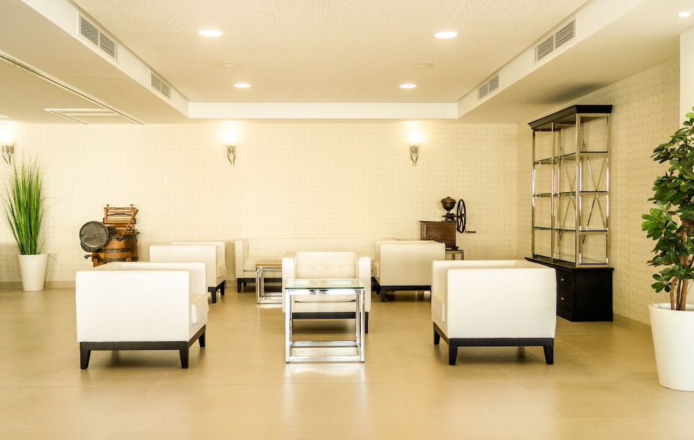 Tomir Portals Suites - Adults Only (+16) — Hotel building in Portals Nous, Balearic Islands