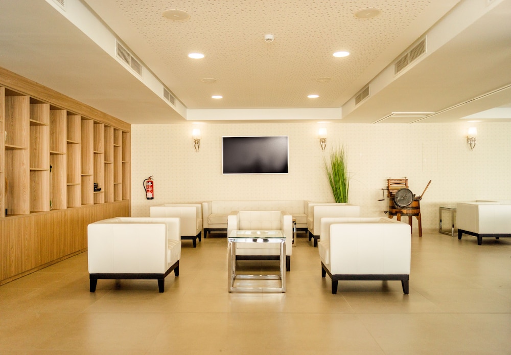 Tomir Portals Suites - Adults Only (+16) — Hotel building in Portals Nous, Balearic Islands