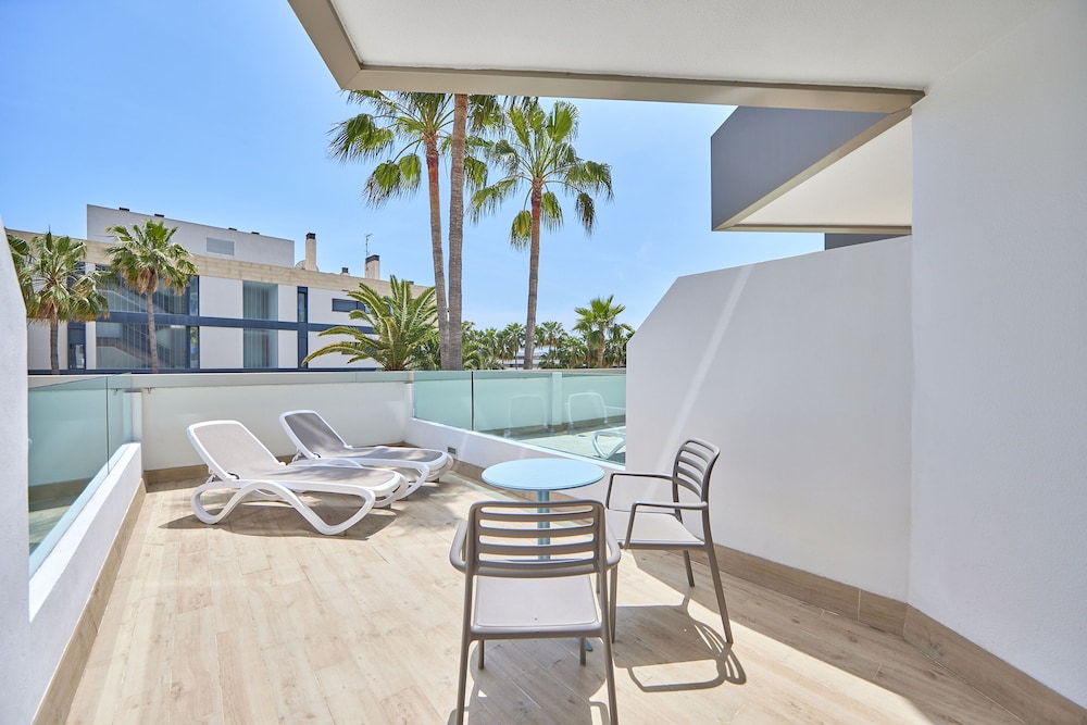 Tomir Portals Suites - Adults Only (+16) — Hotel rooms in Portals Nous, Balearic Islands