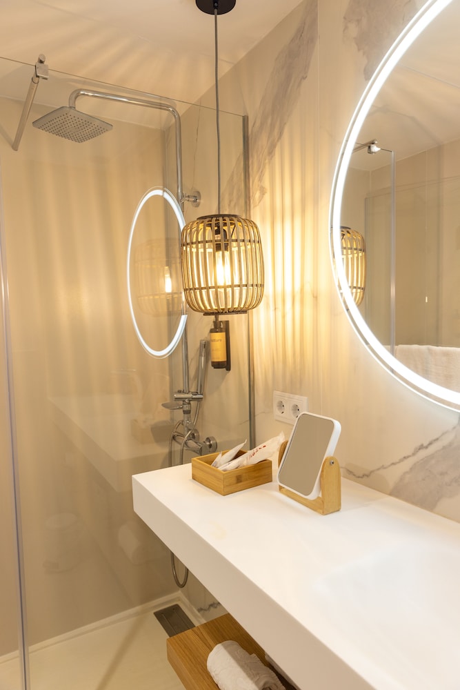 Tomir Portals Suites - Adults Only (+16) — Hotel rooms in Portals Nous, Balearic Islands