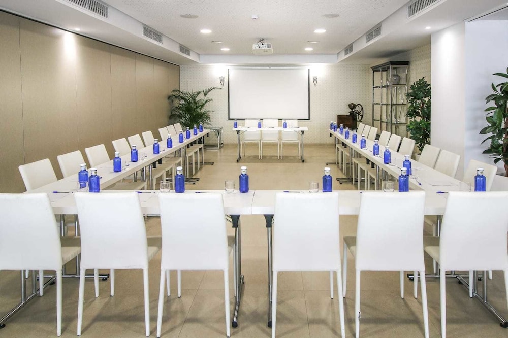 Tomir Portals Suites - Adults Only (+16) — Hotel building in Portals Nous, Balearic Islands