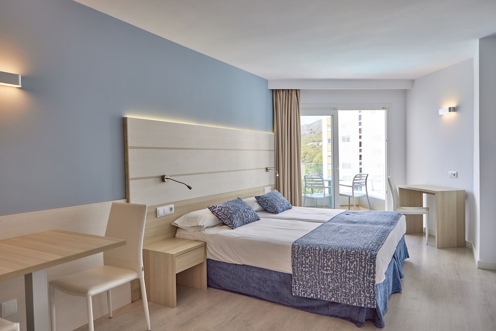 Tomir Portals Suites - Adults Only (+16) — Hotel rooms in Portals Nous, Balearic Islands