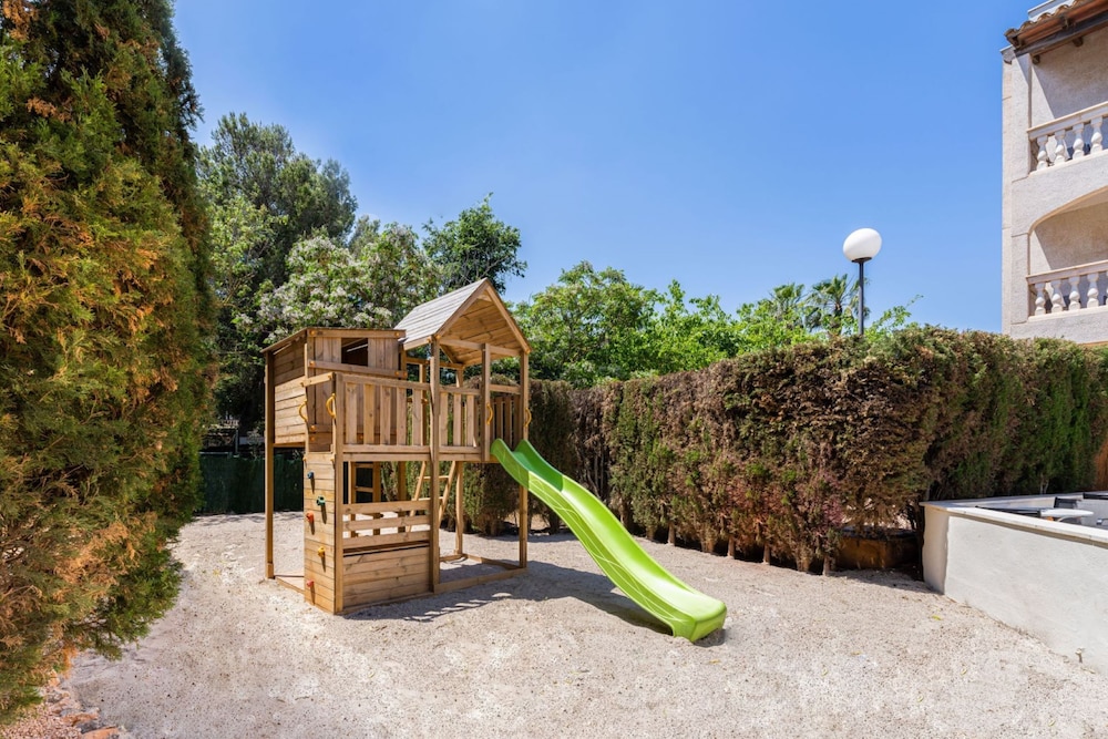 Globales Isabel — Attractions for children in Cala Bona, Balearic Islands