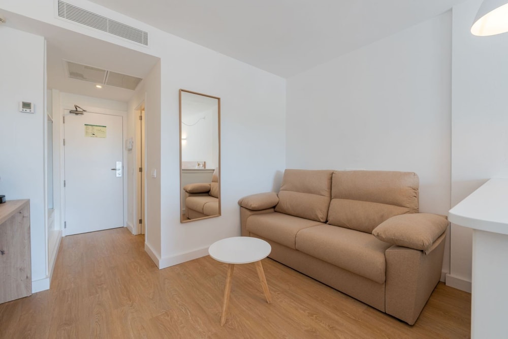 Globales Isabel — Hotel rooms in Cala Bona, Balearic Islands