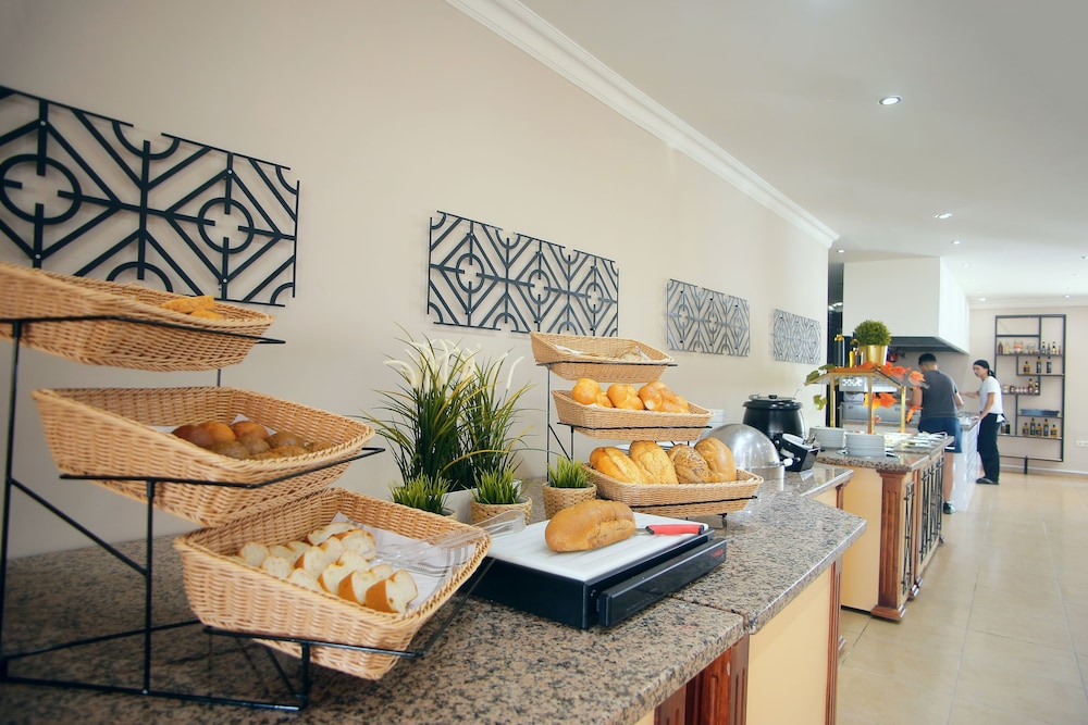 Simply Fine Hotel Alize — Restaurant & bars in Alanya