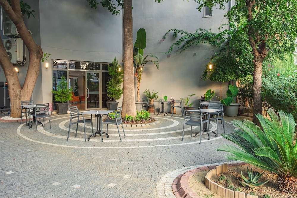 Simply Fine Hotel Alize — Restaurant & bars in Alanya