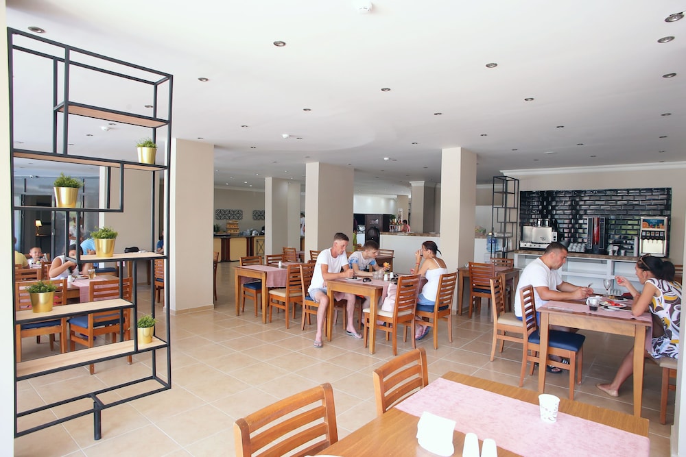 Simply Fine Hotel Alize — Restaurant & bars in Alanya