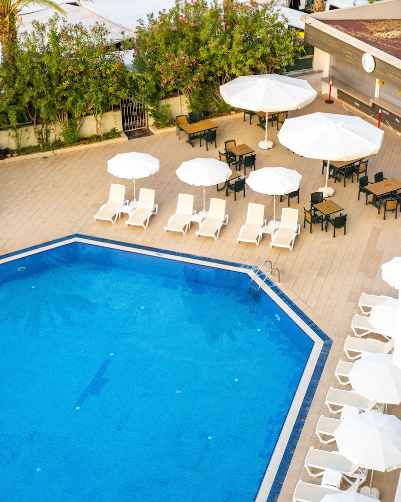 Simply Fine Hotel Alize — Swimming pool in Alanya