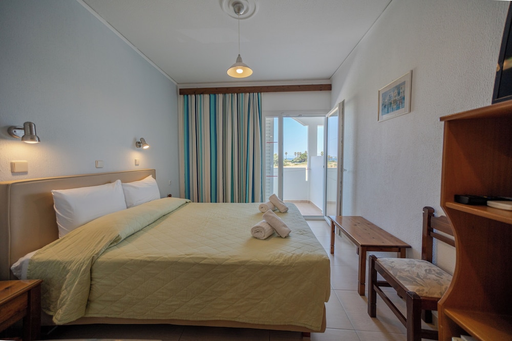 Tropical Sol — Hotel rooms in Tigaki, South Aegean