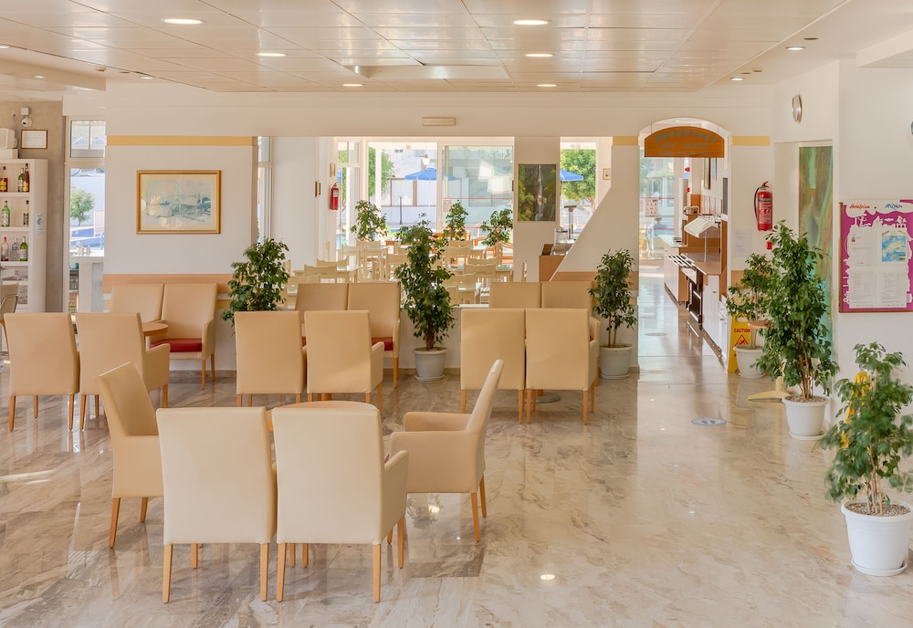Tropical Sol — Restaurant & bars in Tigaki, South Aegean