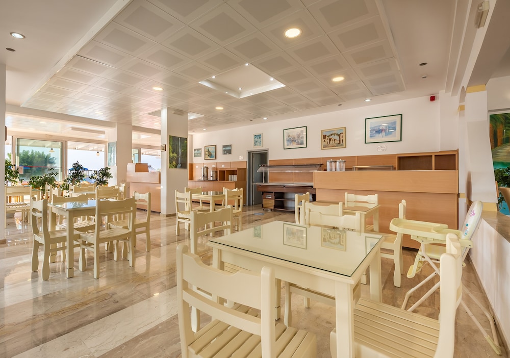 Tropical Sol — Restaurant & bars in Tigaki, South Aegean
