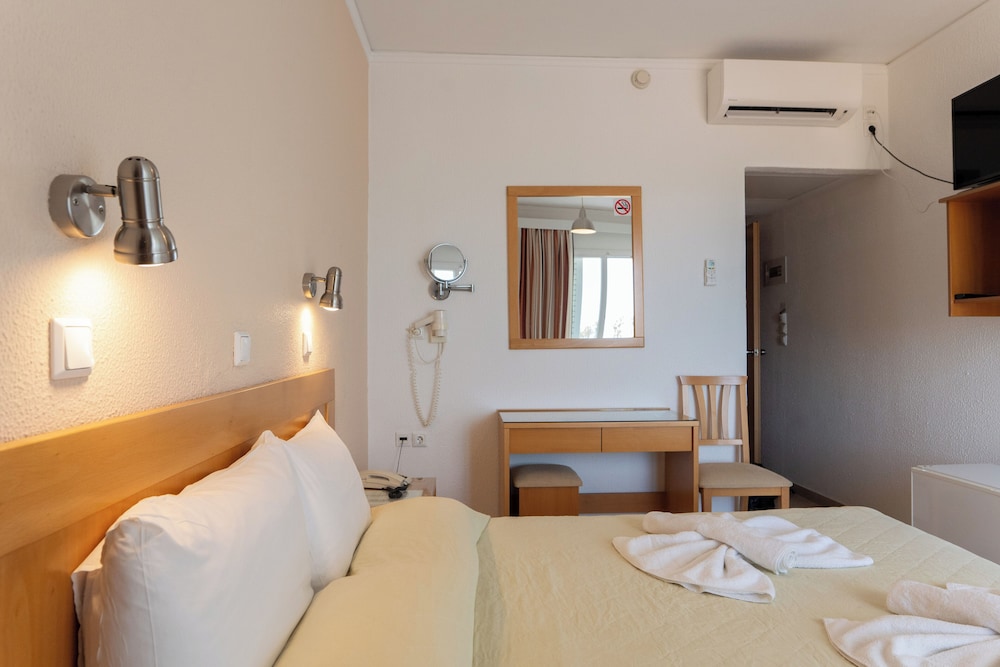 Tropical Sol — Hotel rooms in Tigaki, South Aegean